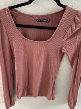 Abercrombie & Fitch Long-Sleeve Scoop-Neck Tee in terracotta red
